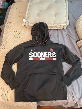 Nike Men's Gray Sooners Crewneck Hoodie with Red & White Accents sz M